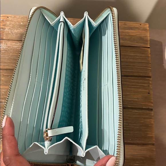 Kate Spade Wallet - Picture 3 of 5